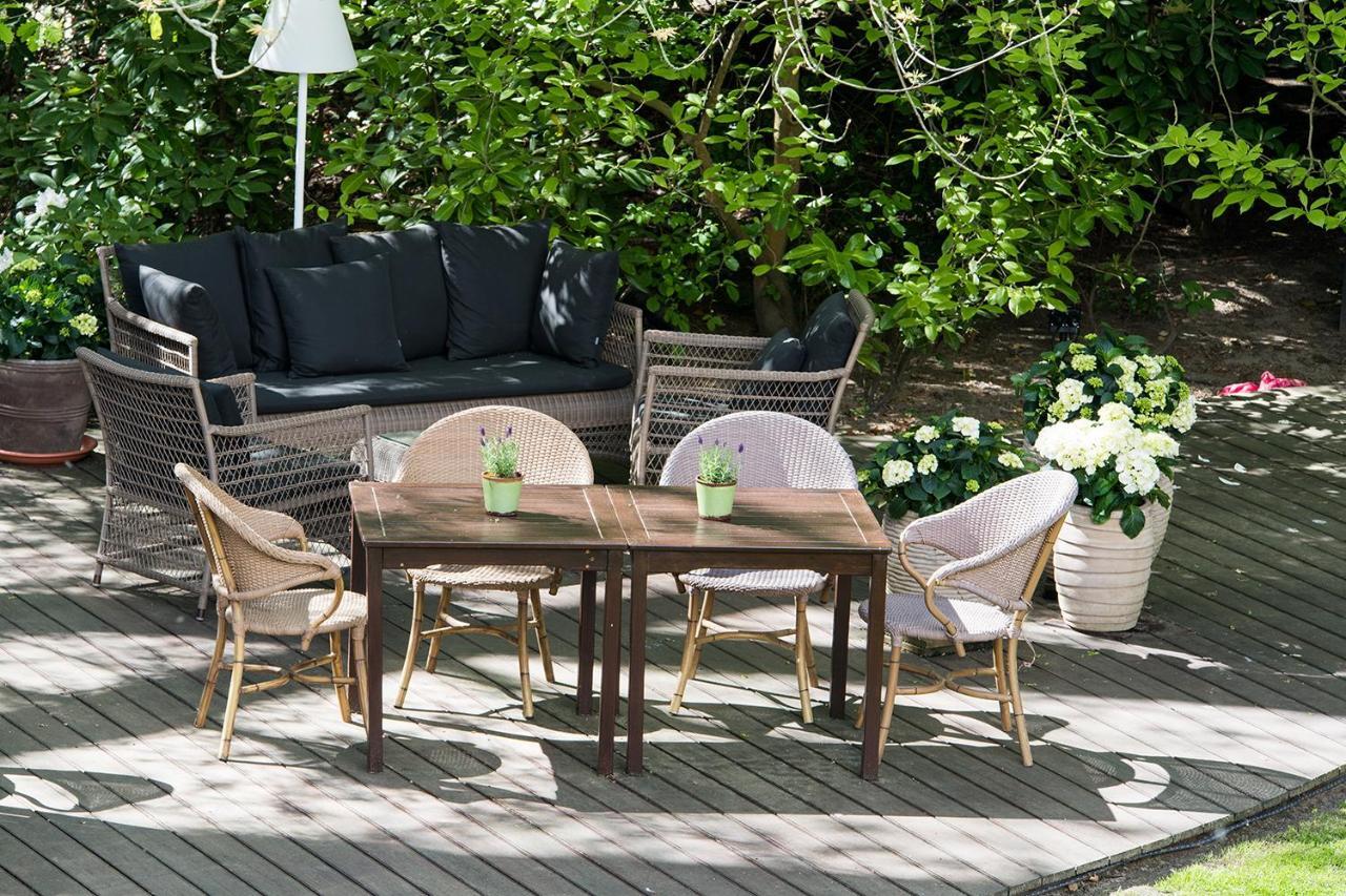Privathotel Lindtner Hamburg Hamburgo Exterior foto Garden furniture